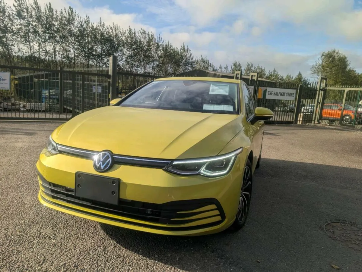 Volkswagen Golf 2L Automatic - Image 1