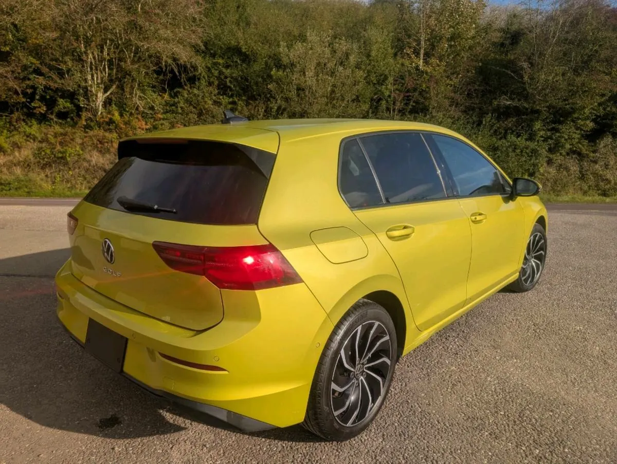 Volkswagen Golf 2L Automatic - Image 3