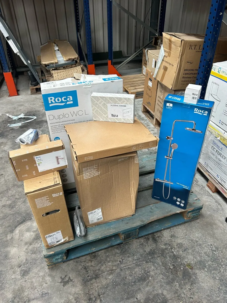 Bathroom warehouse clearance sale - Image 1