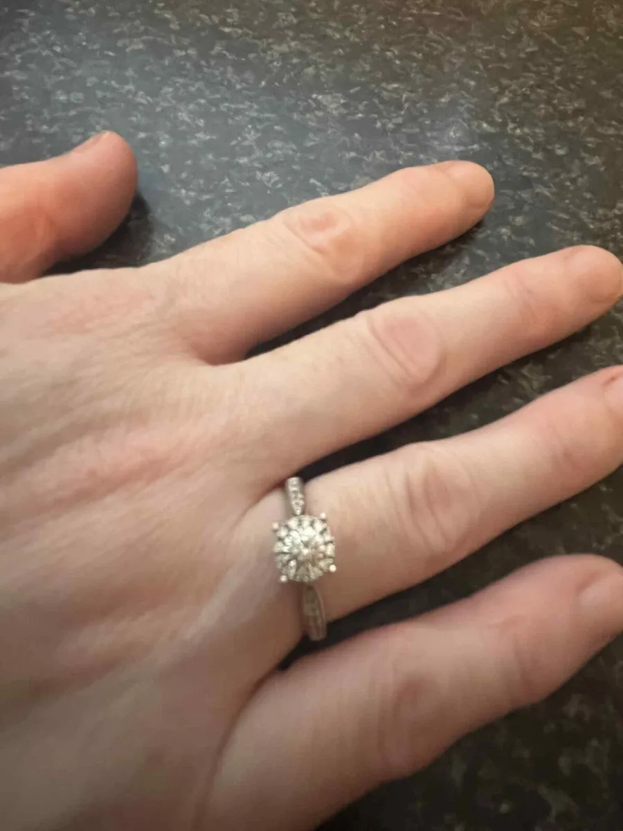 Engagement ring - Image 2