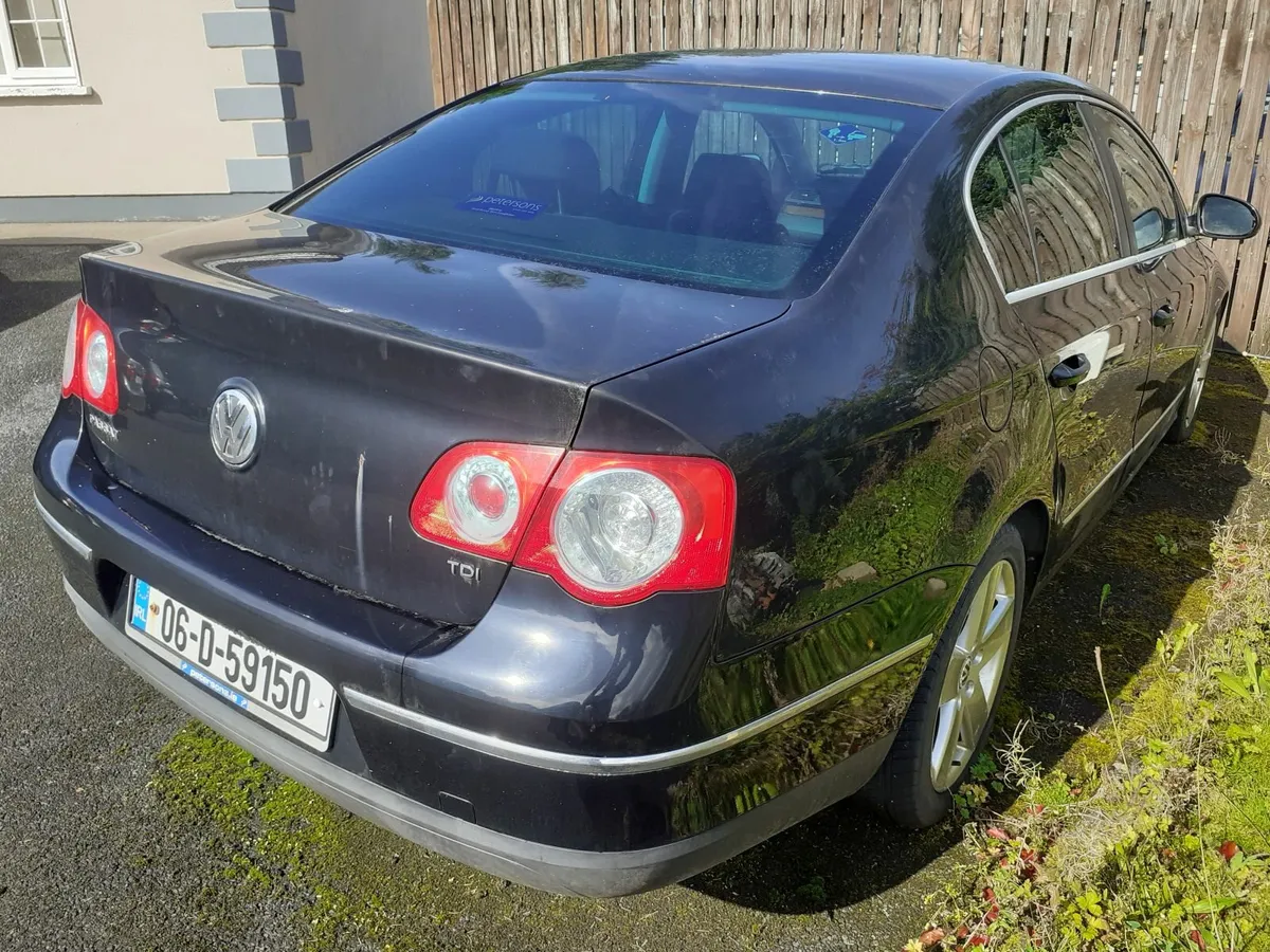 Volkswagen Passat 2006 - Image 2
