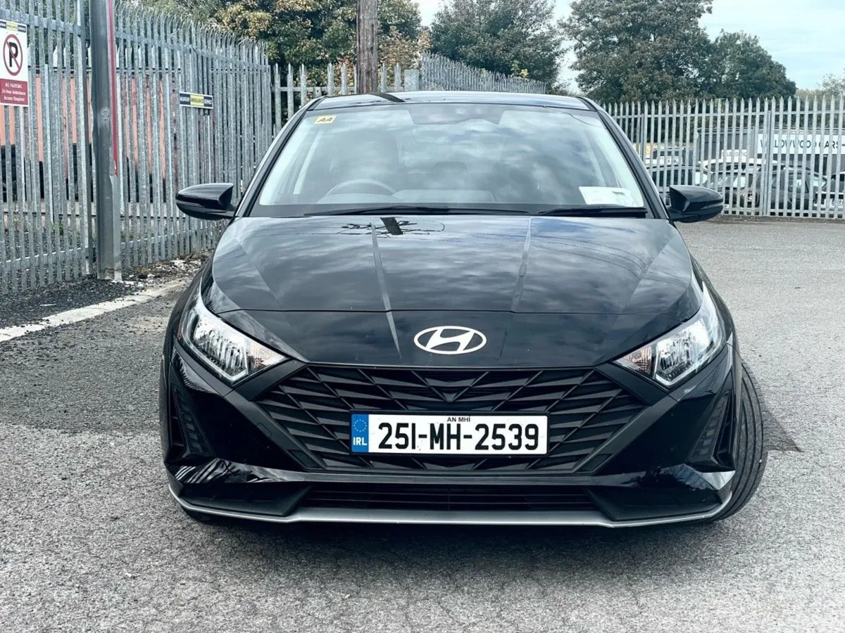 Hyundai i20 Deluxe Plus - Image 2