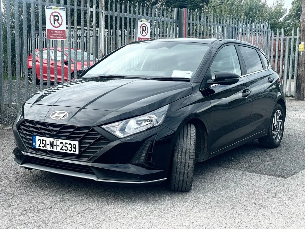 Hyundai i20 Deluxe Plus - Image 3