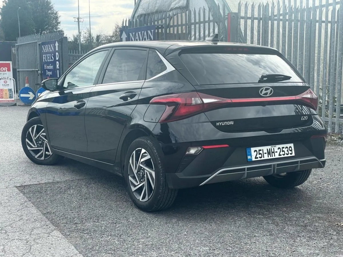 Hyundai i20 Deluxe Plus - Image 4