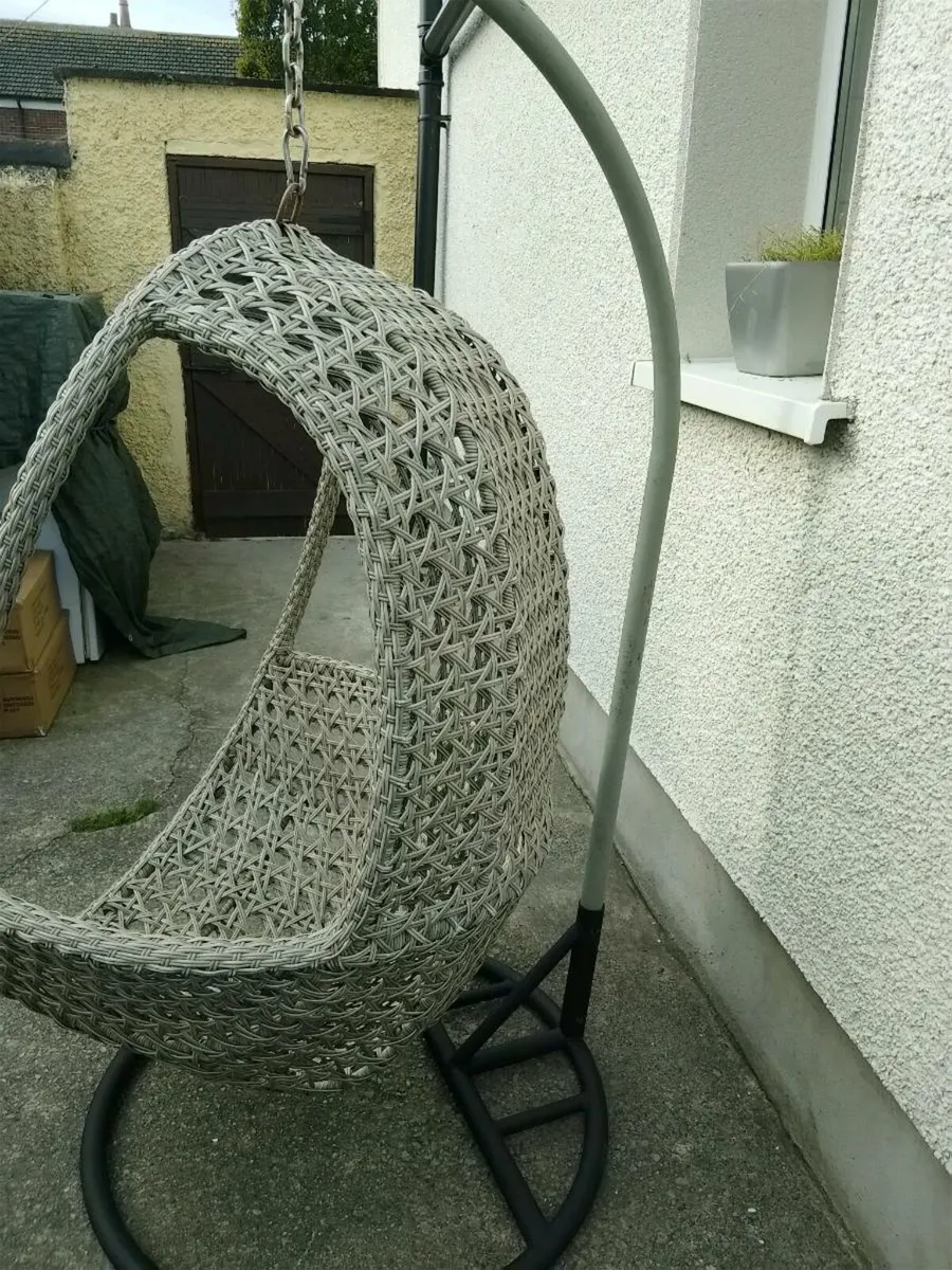 Swinging chair - Image 3