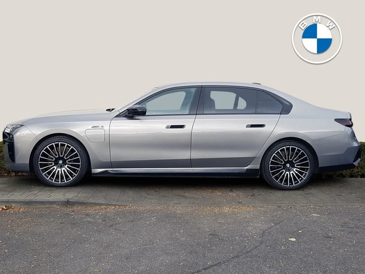 BMW 7 Series M760e - Image 3