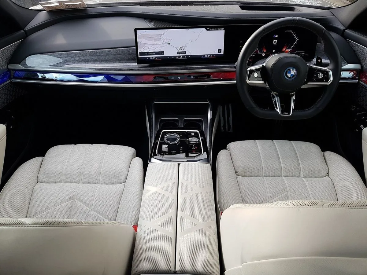 BMW 7 Series M760e - Image 4