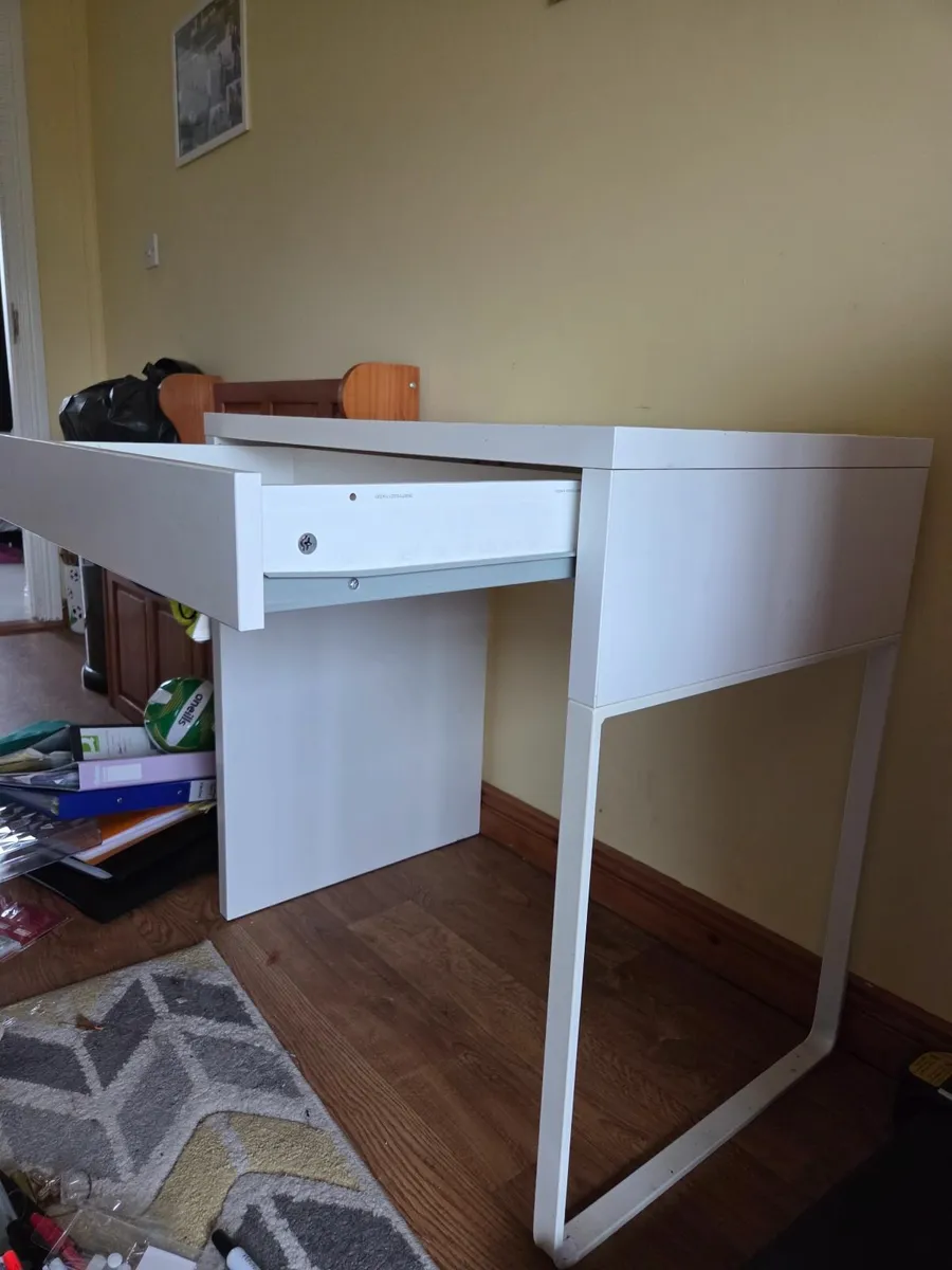 Desk - Image 3