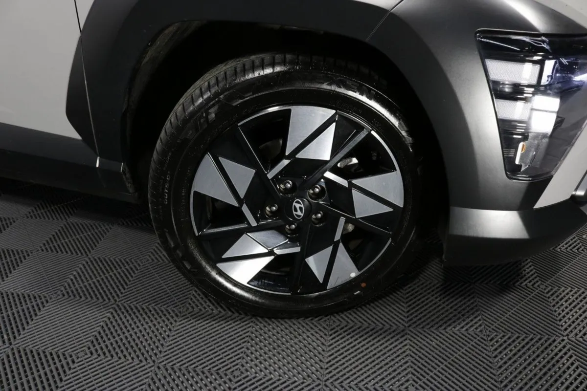 Hyundai Kona Hybrid Elegance - EX Demo - 1.6l Pet - Image 3