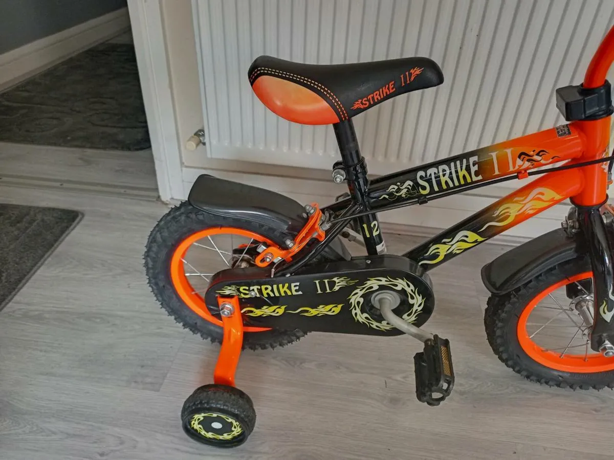 Kids strike bike size 12 inch wheels. - Image 3