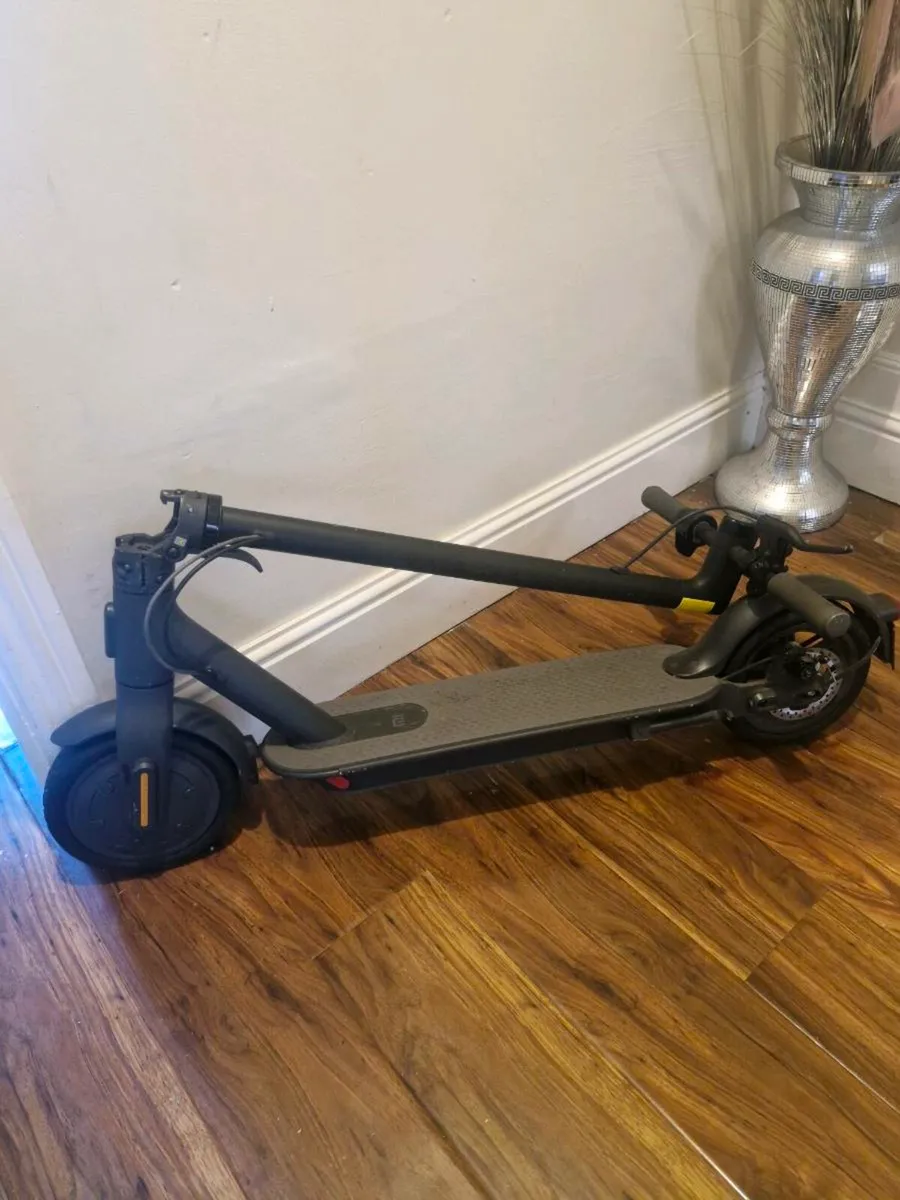 Electric scooter - Image 2