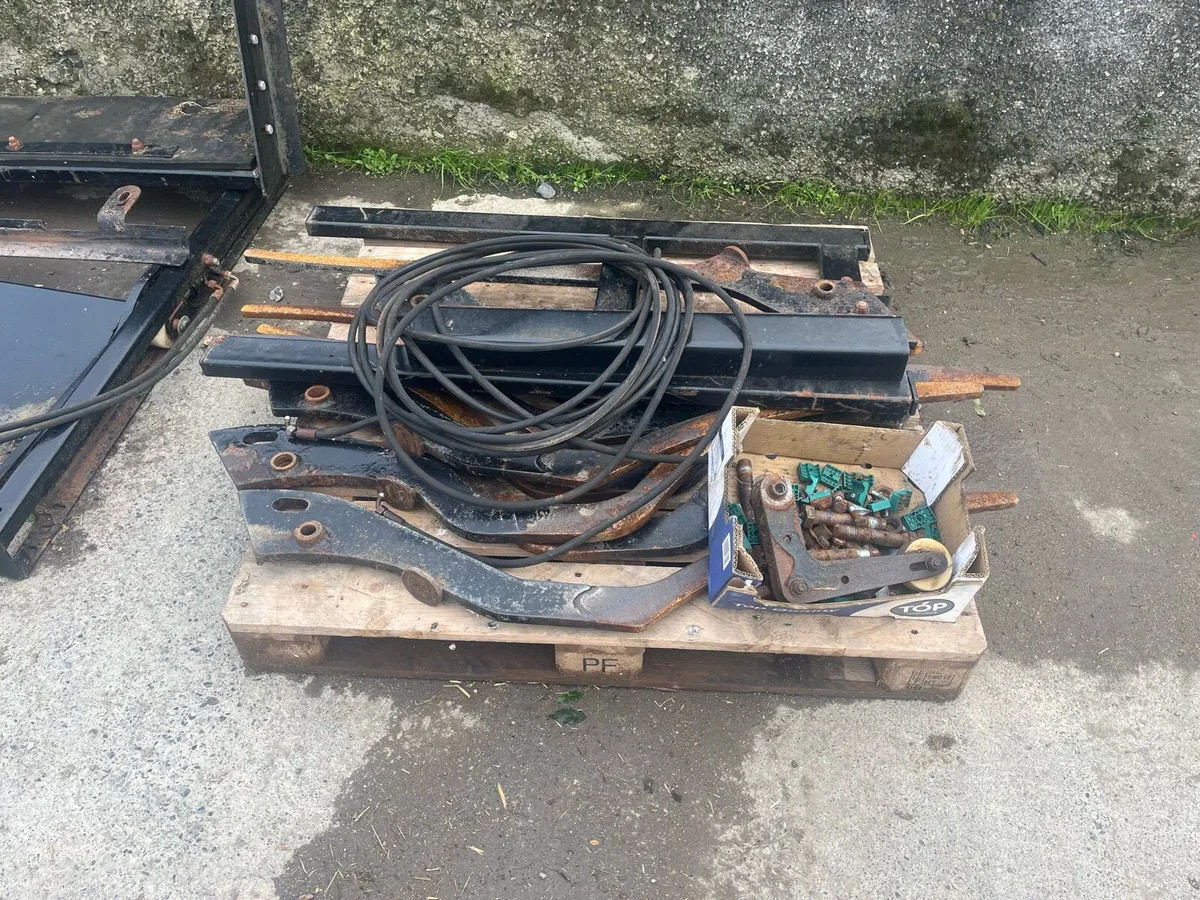Keenan 340 bale handler - Image 2