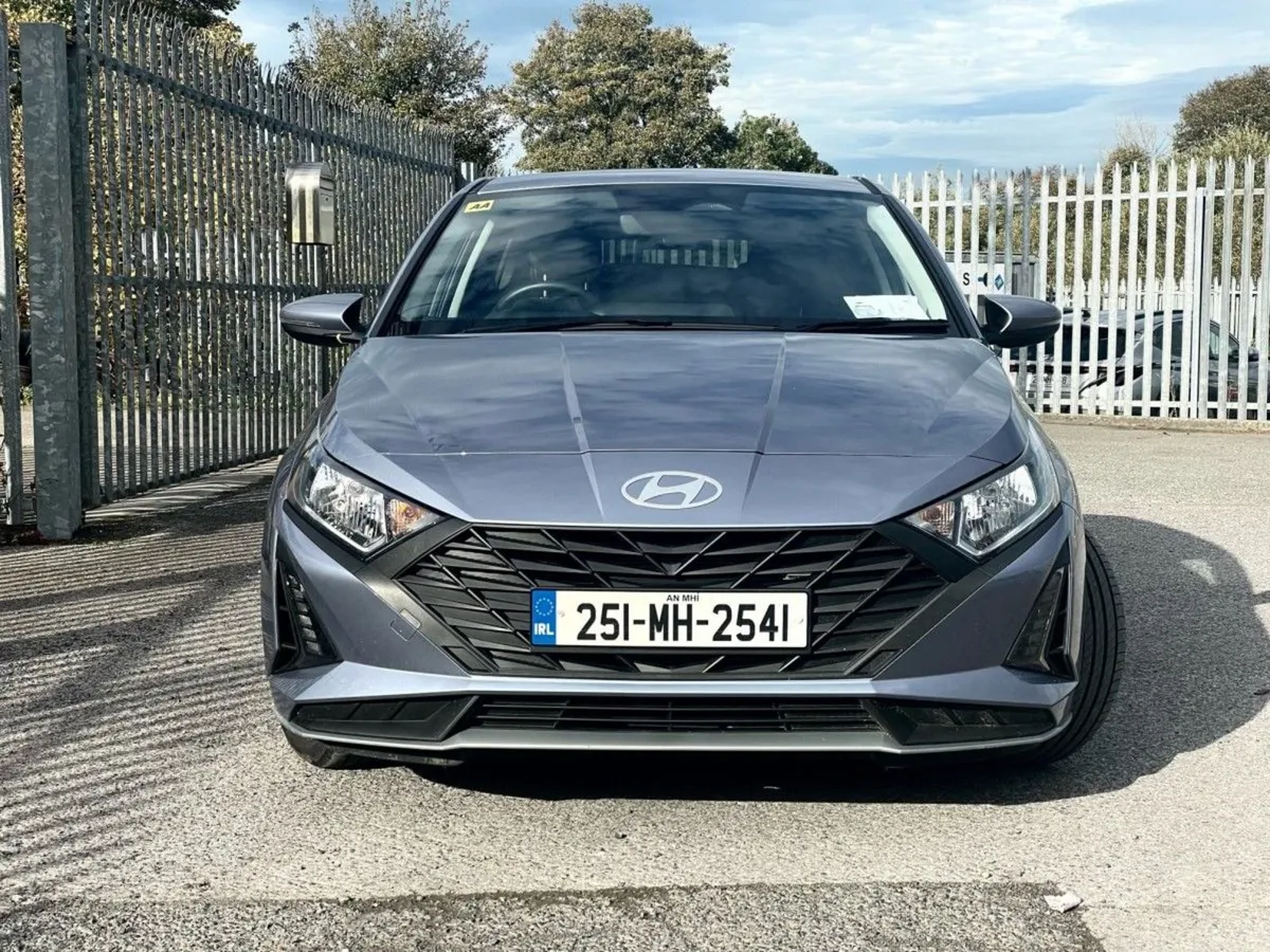 Hyundai i20 Deluxe Plus - Image 2