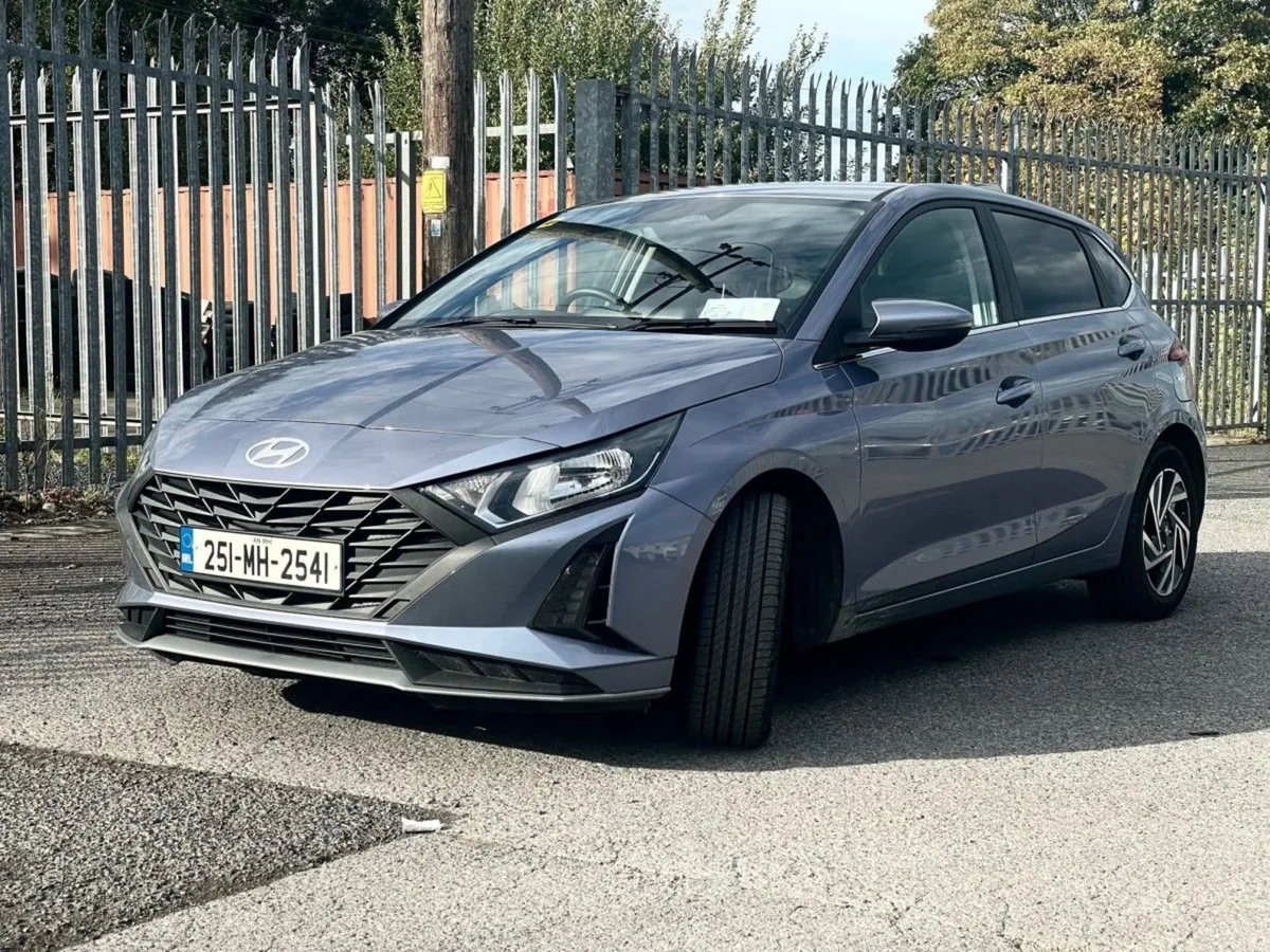 Hyundai i20 Deluxe Plus - Image 3