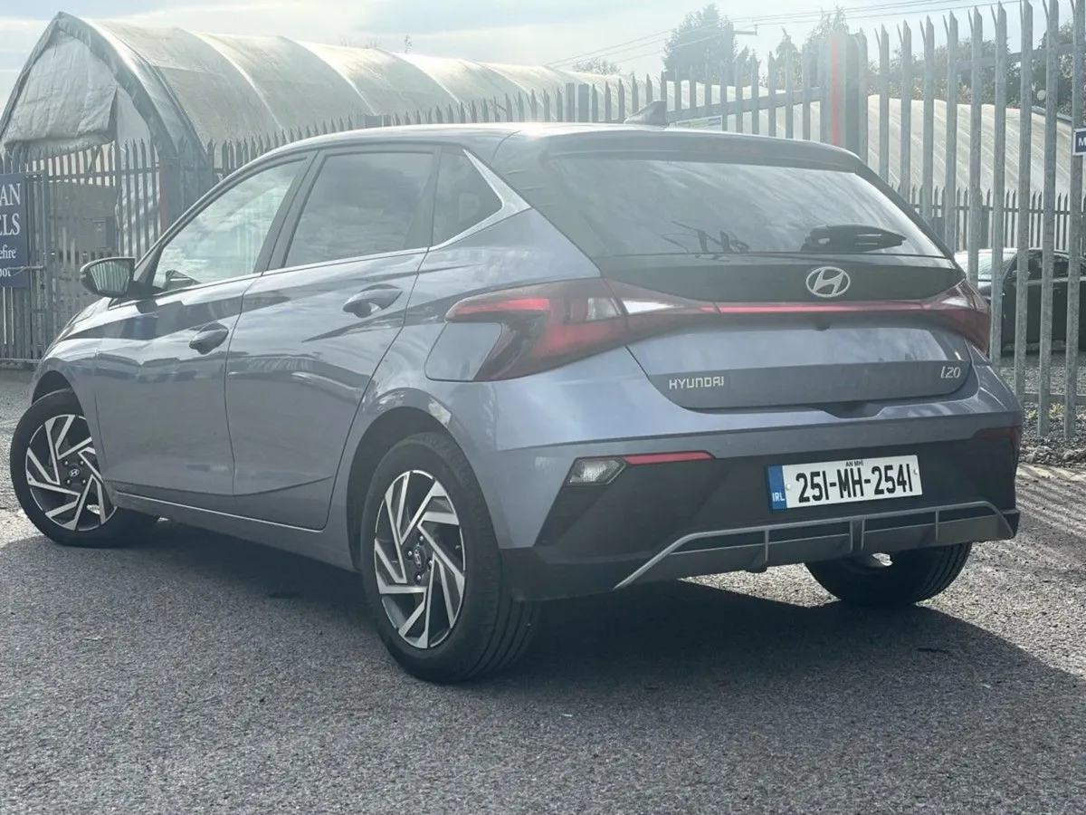 Hyundai i20 Deluxe Plus - Image 4
