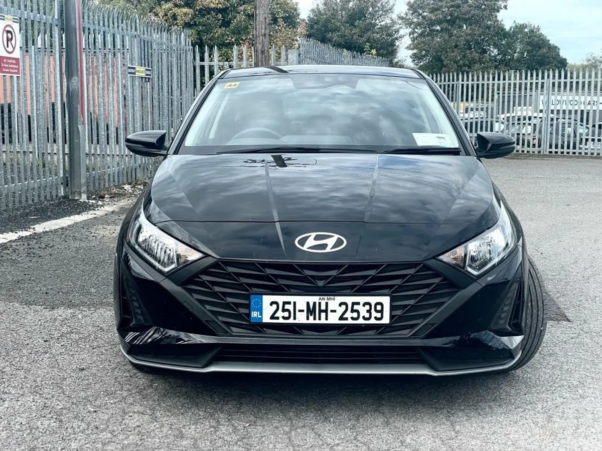Hyundai i20 Deluxe Plus - Image 2