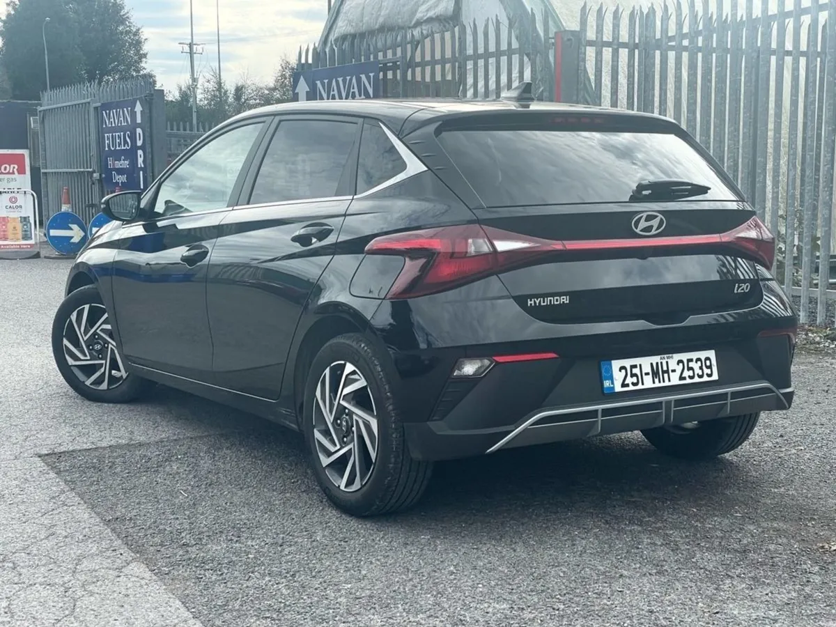Hyundai i20 Deluxe Plus - Image 4
