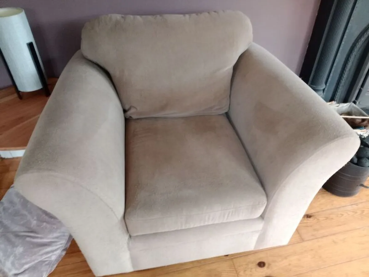 3 piece suite sofa - Image 3