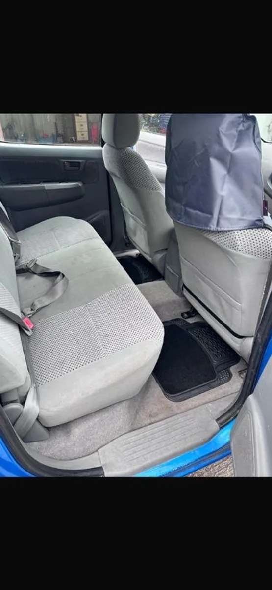2006 Toyota Hilux - Image 3