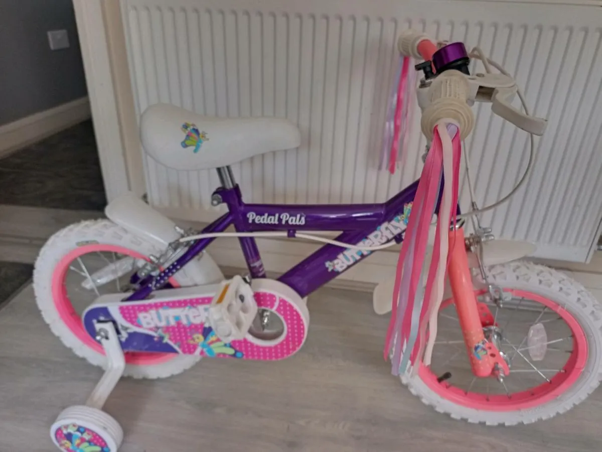Kids butterfly bike size 14 inch wheels - Image 1