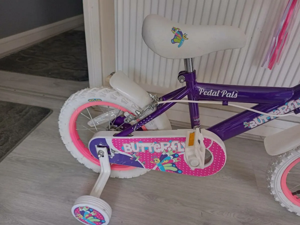 Kids butterfly bike size 14 inch wheels - Image 3