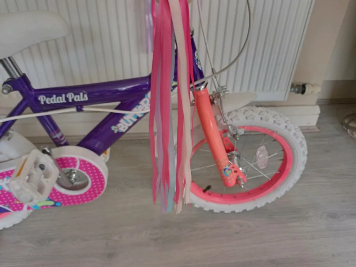 Kids butterfly bike size 14 inch wheels - Image 4