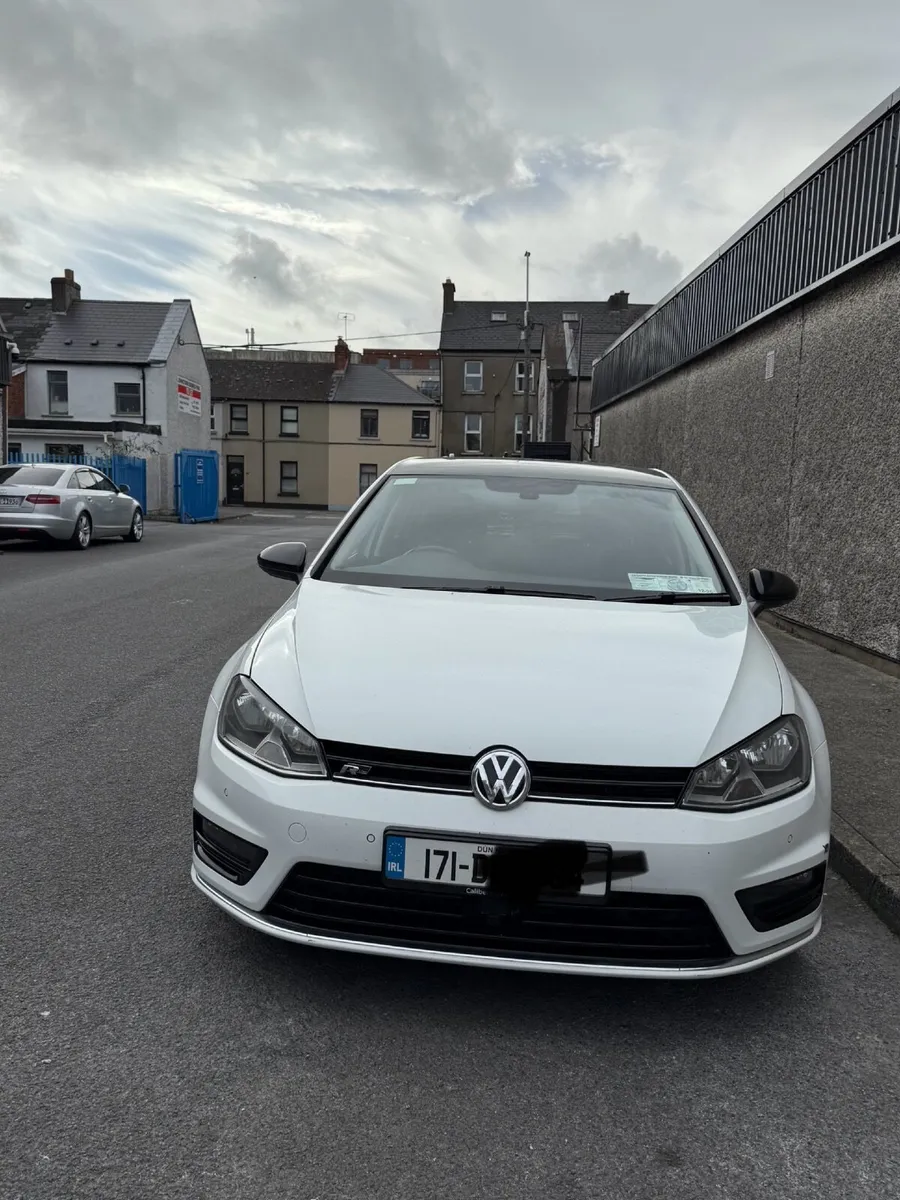 Volkswagen Golf R-Line - Image 1