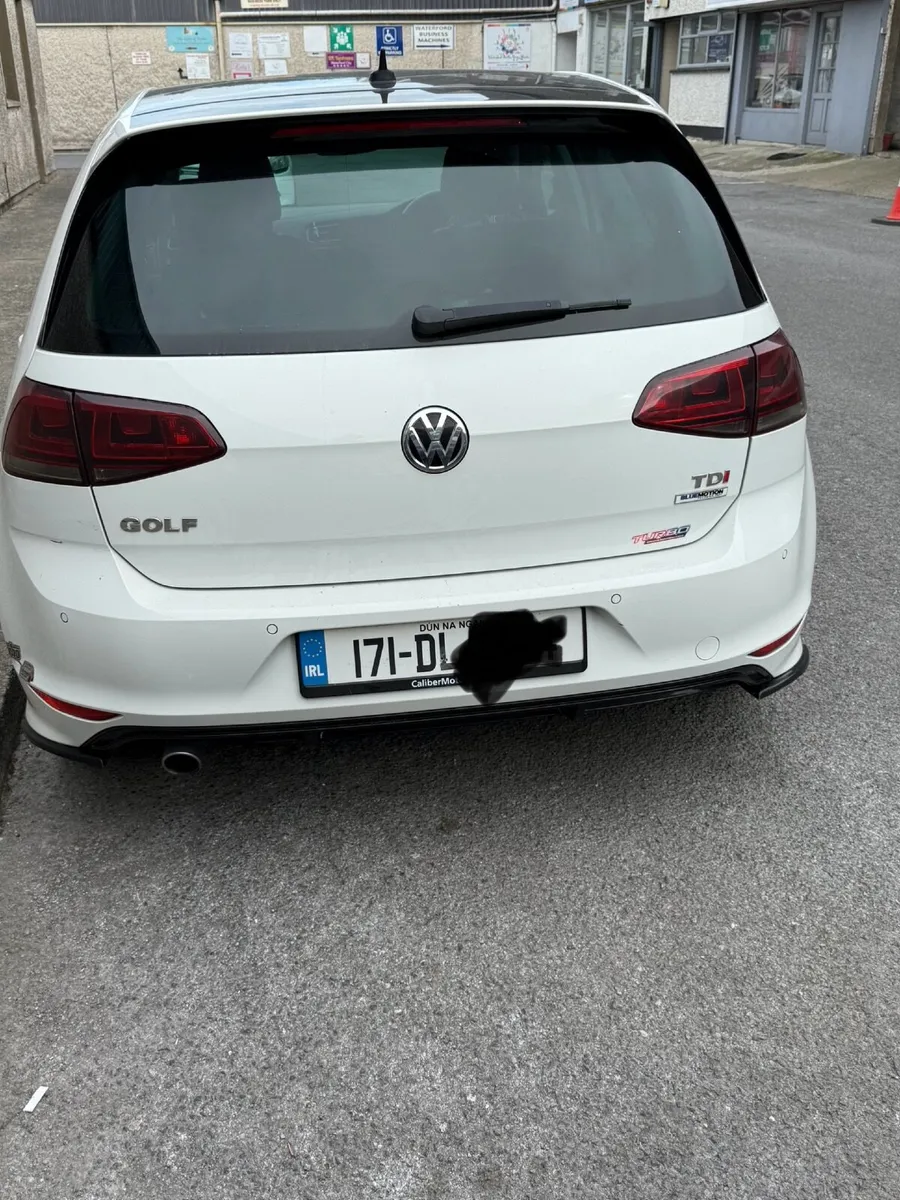 Volkswagen Golf R-Line - Image 2