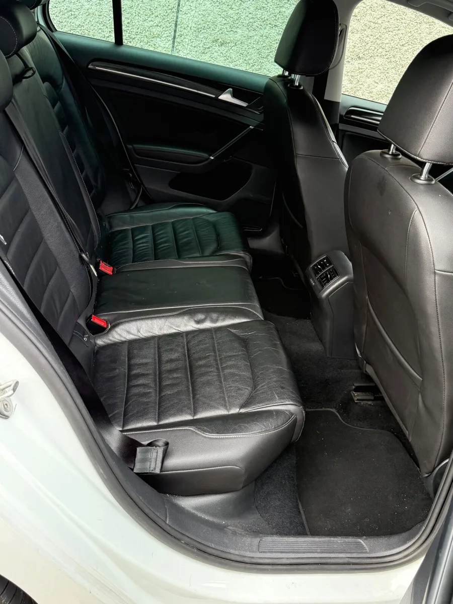 Volkswagen Golf R-Line - Image 3