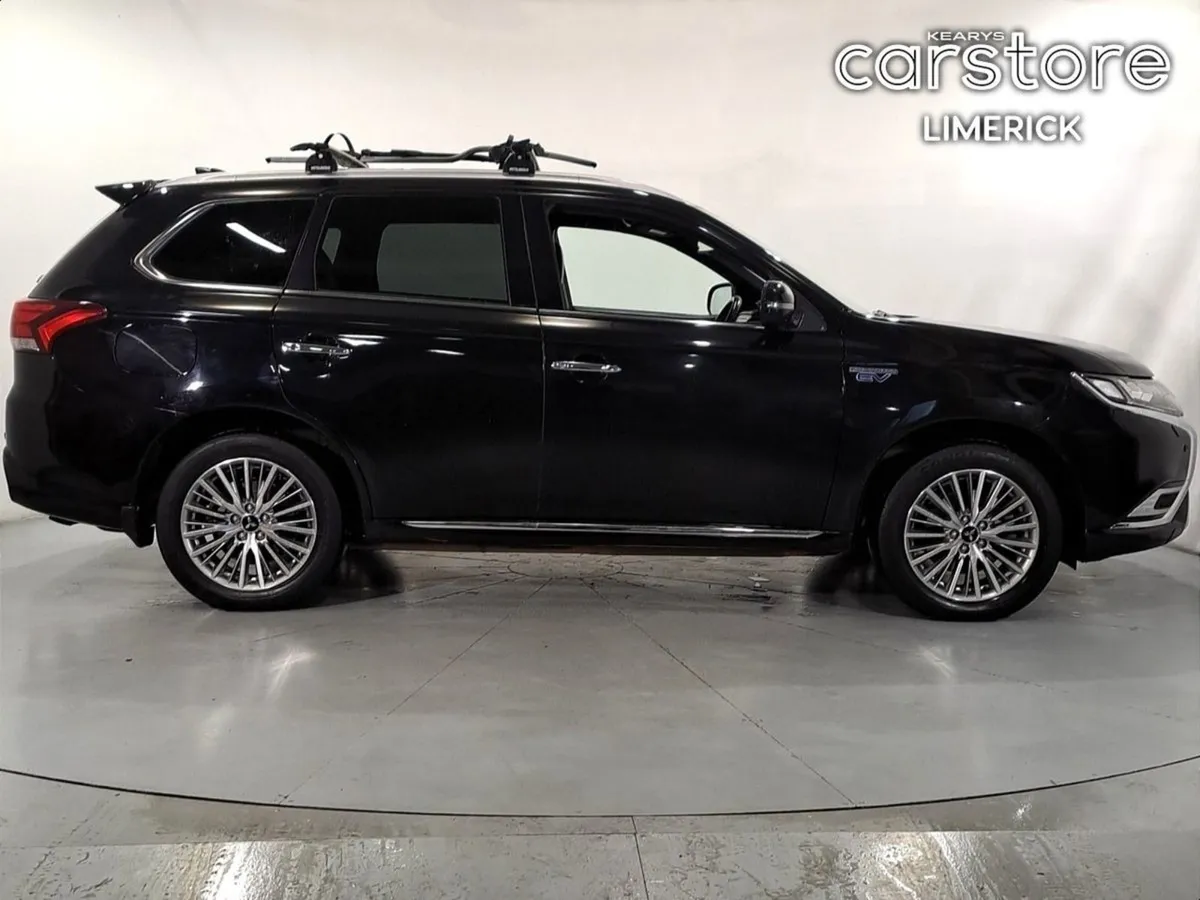 Mitsubishi Outlander 2.4l Plug-in EV Instyle 5 Se - Image 2
