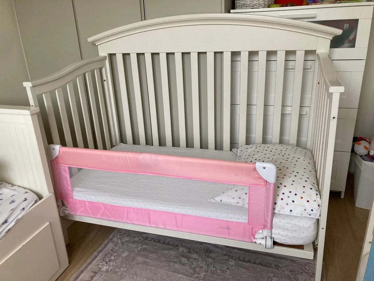 Toddler bed guard - Image 1