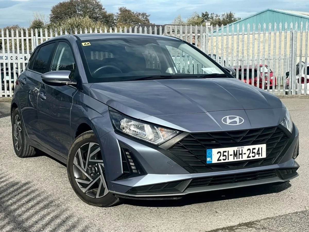 Hyundai i20 Deluxe Plus - Image 1