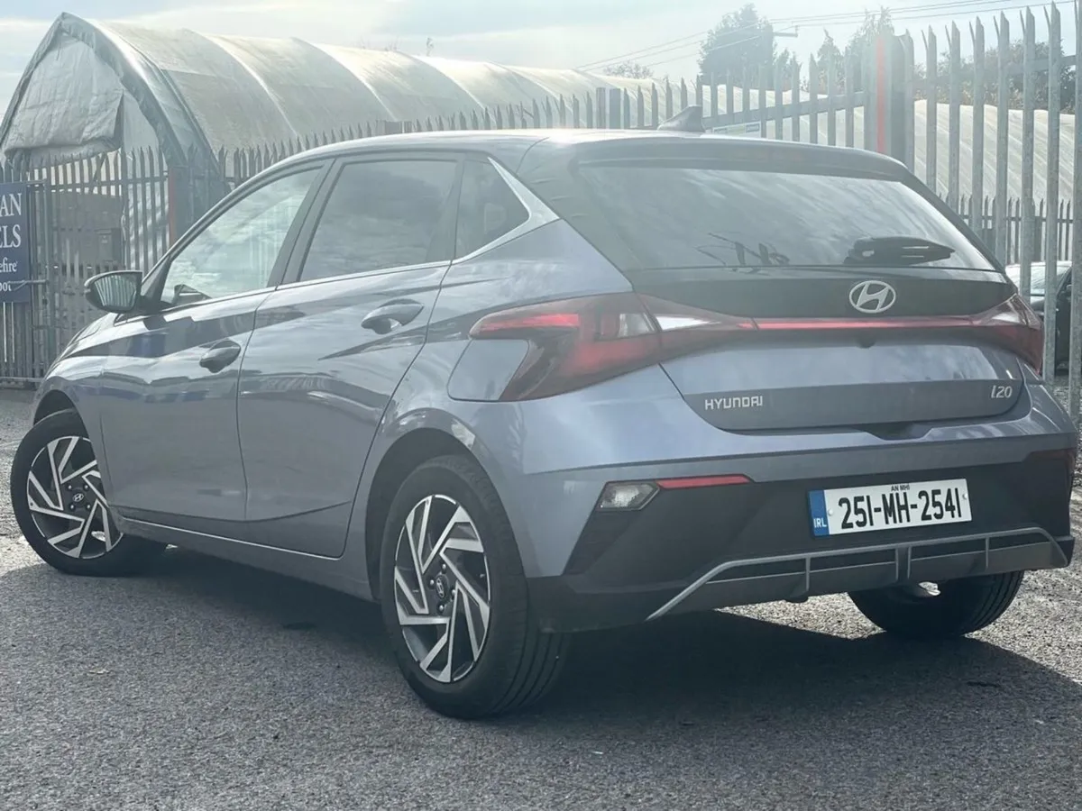 Hyundai i20 Deluxe Plus - Image 4
