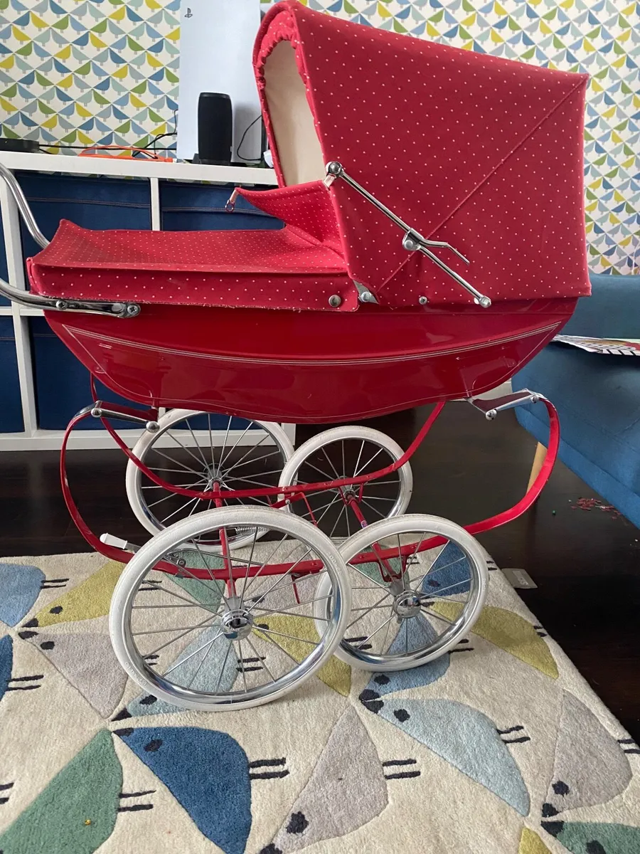 Silver cross dolls pram - Image 3