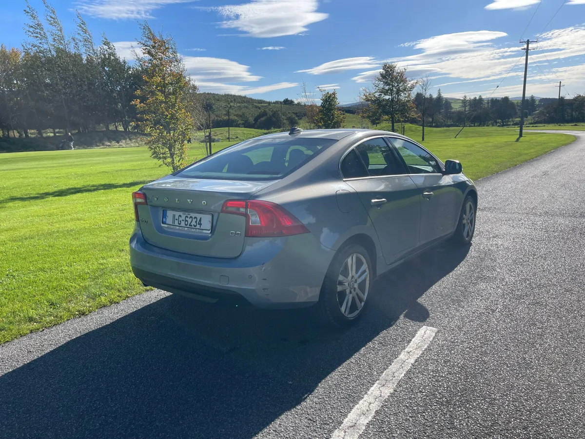 Volvo S60 2011 - Image 2