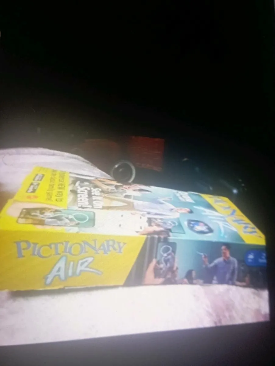 PICTIONRY  AIR 2-interactive family Game. - Image 3