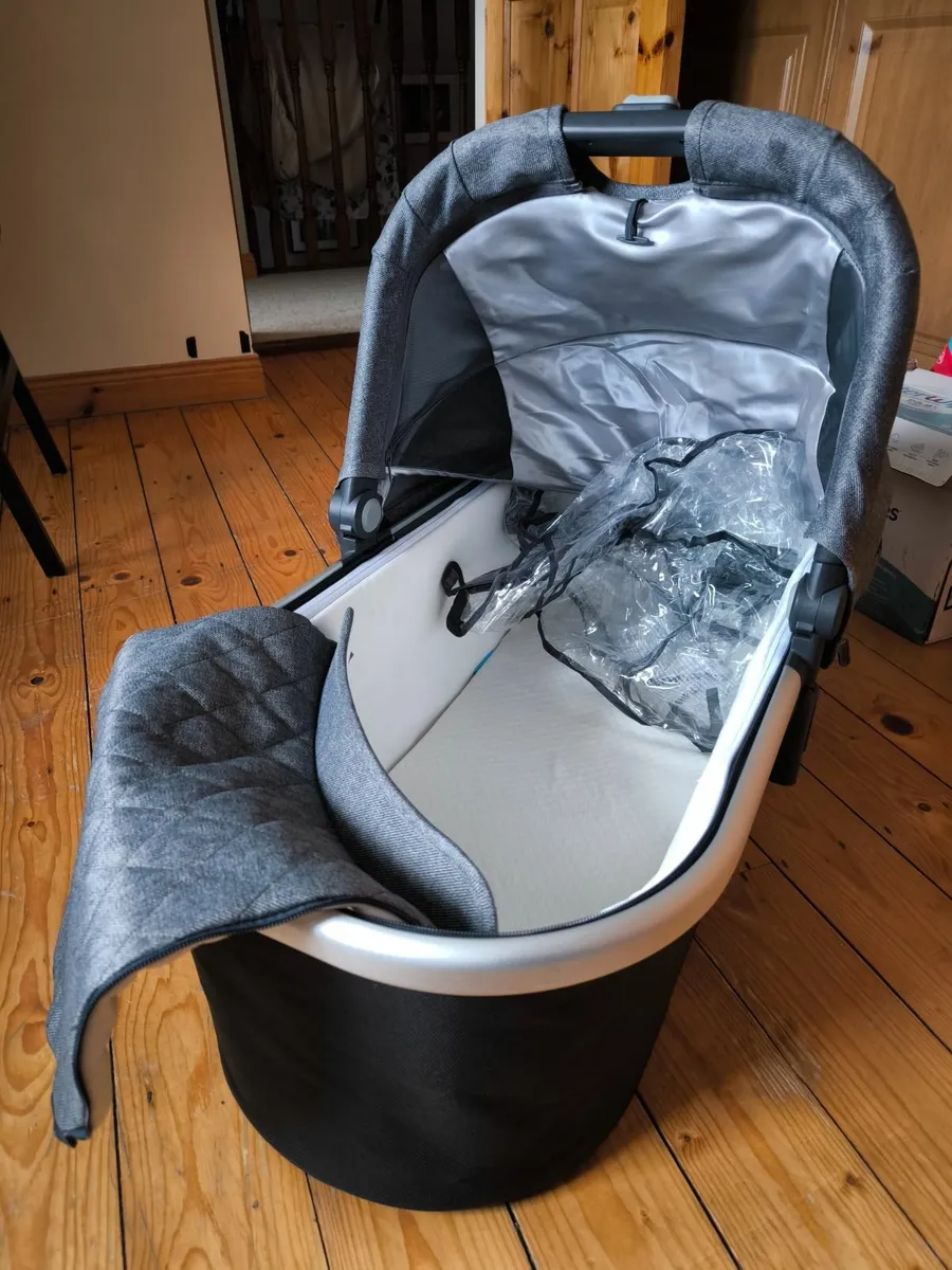 Uppababy Bassinet in mint condition - Image 1