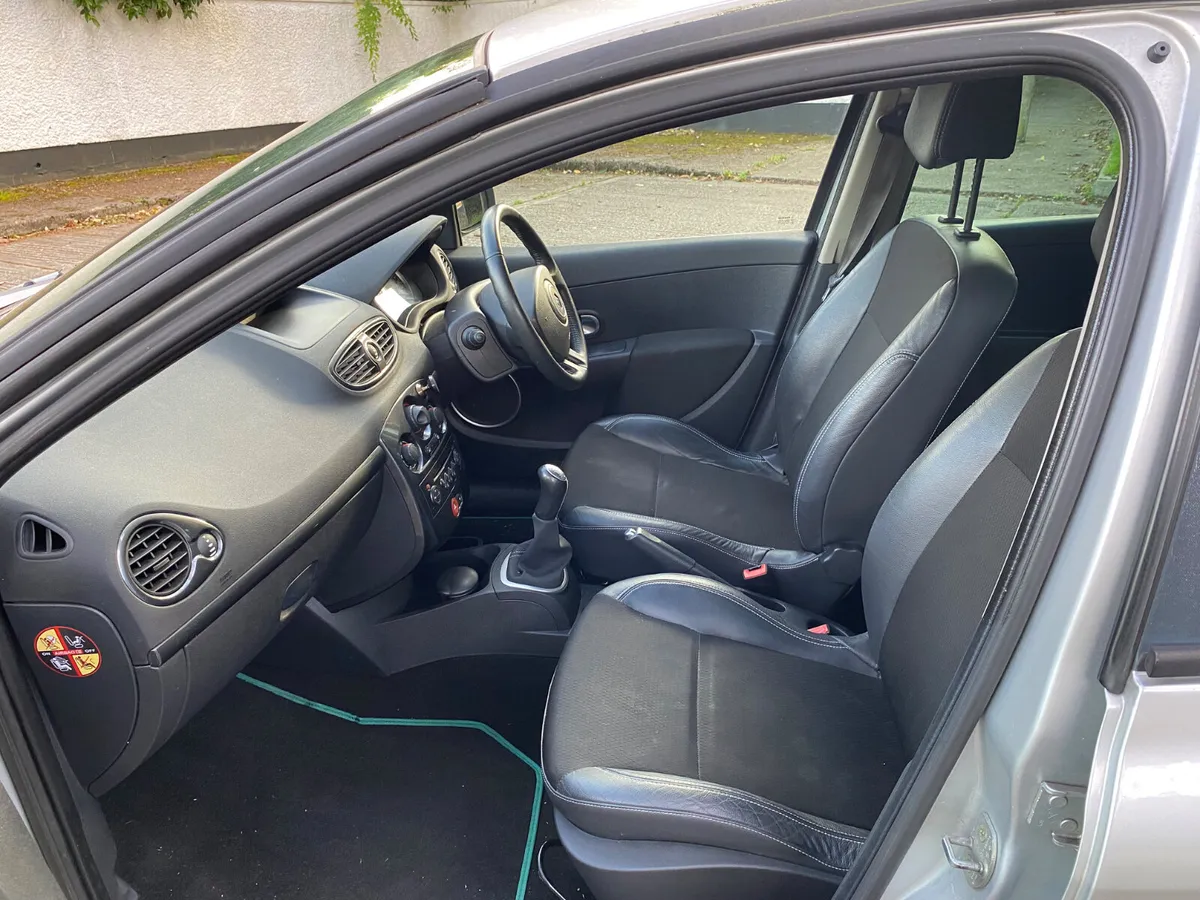 Renault Clio - 91,000 kms - Image 2
