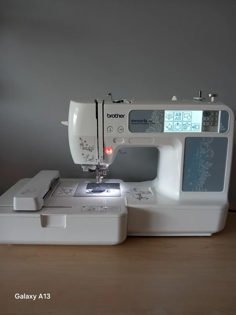 Brother Innov-is 90E Embroidery machine - Image 4