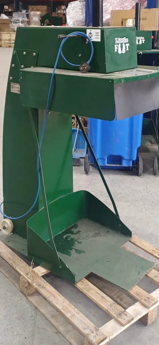Bin compactor press 240 lotre - Image 2
