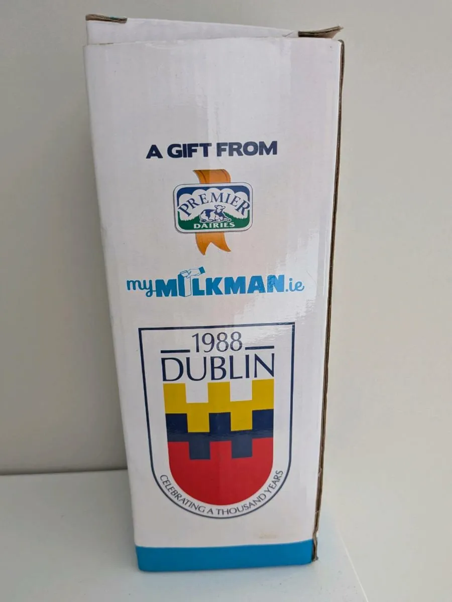 1988 Dublin milk bottle - Image 3