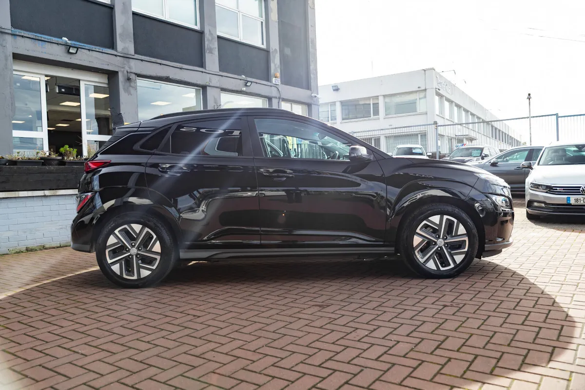 HYUNDAI KONA ELECTRIC 150KW 64HKH 5DR HATCHBACK // - Image 2