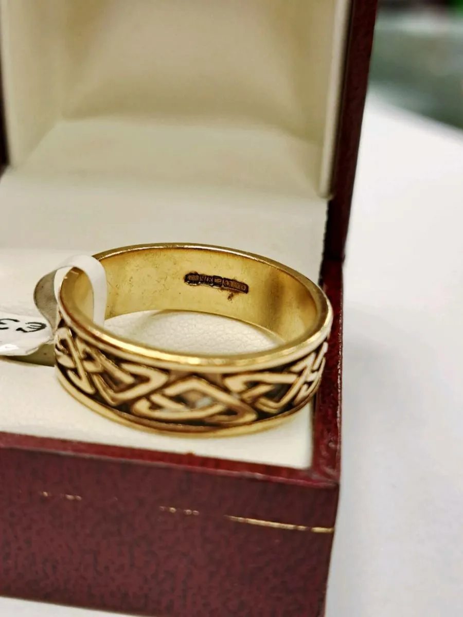 9K Gold Celt Ring 9CT - Image 2