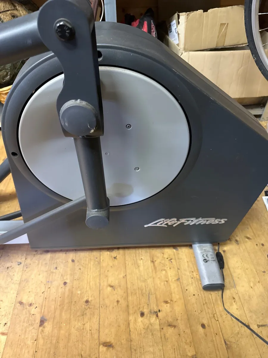 Exercise machine - Image 3