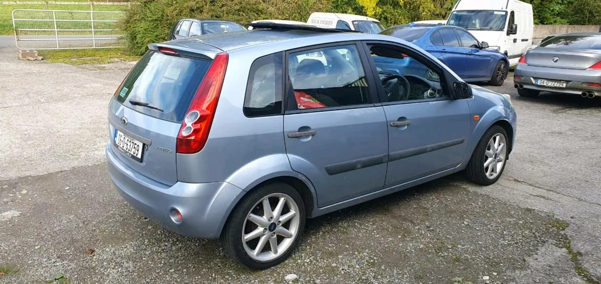 Ford fiesta 1.2 2006 - Image 2