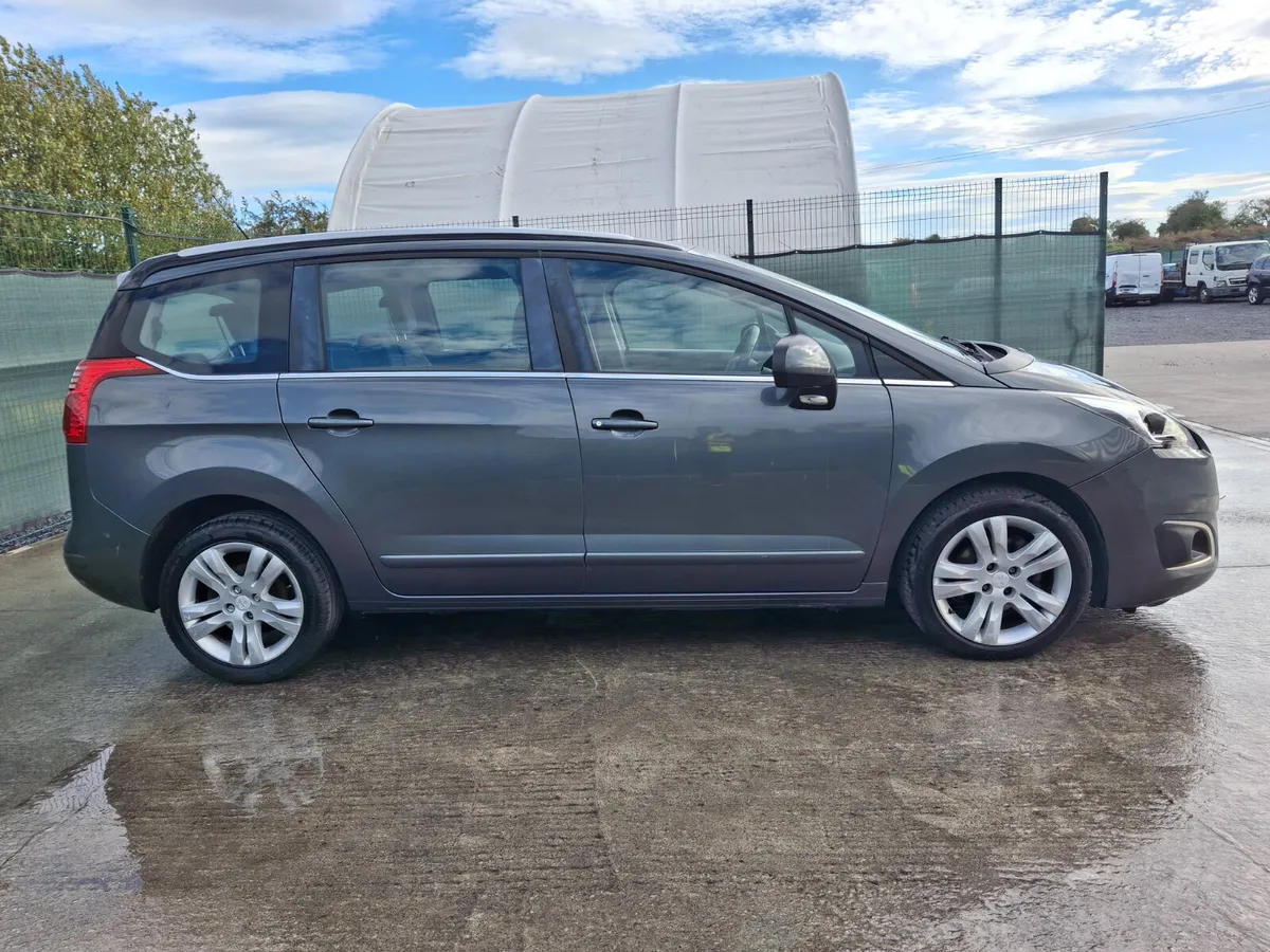 2014 Peugeot 5008  7 seater  Automatic - Image 4