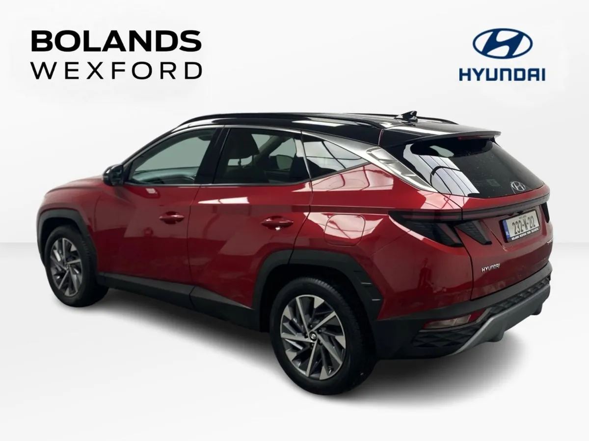 Hyundai Tucson 2WD Executive Plus w 2 Tone Roof - Image 4