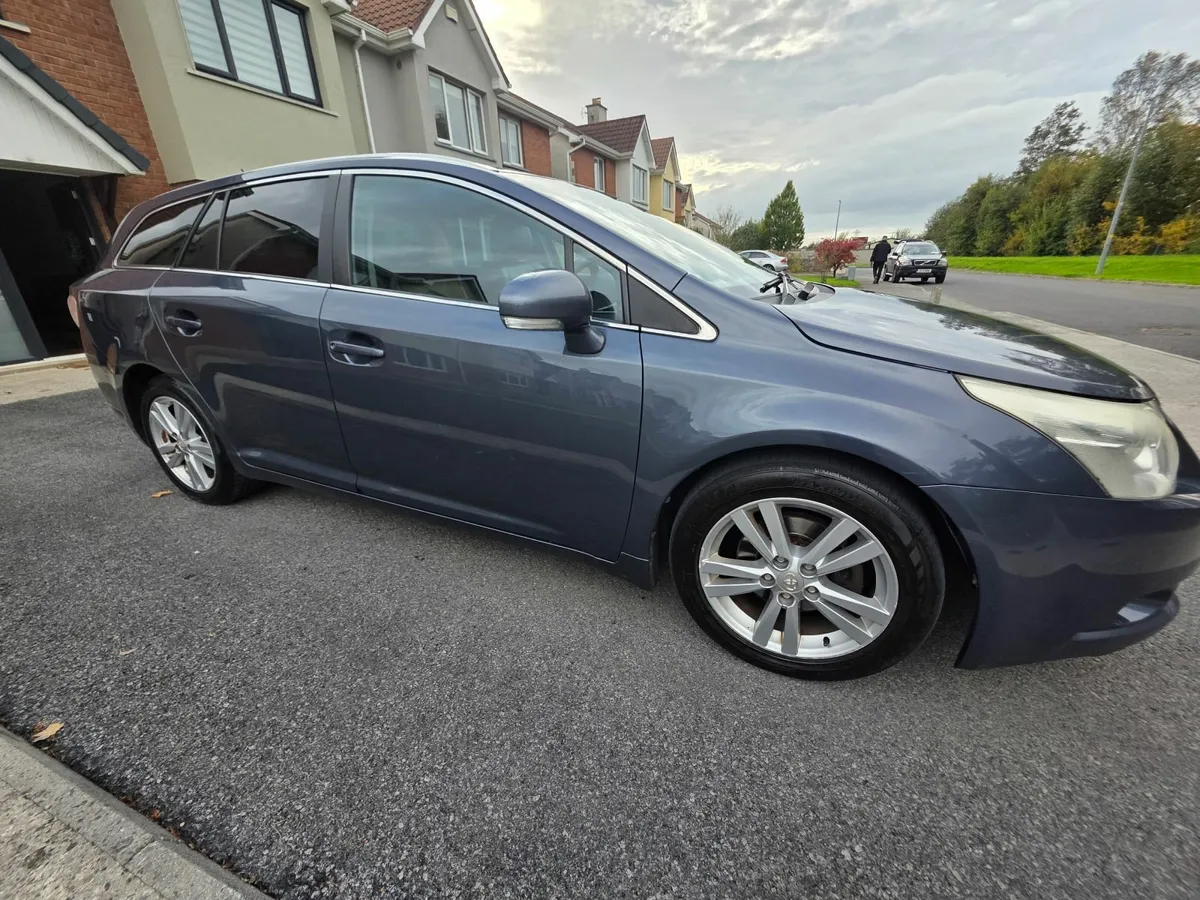 Toyota Avensis 2009 Estate T4, Leather Interior - Image 1