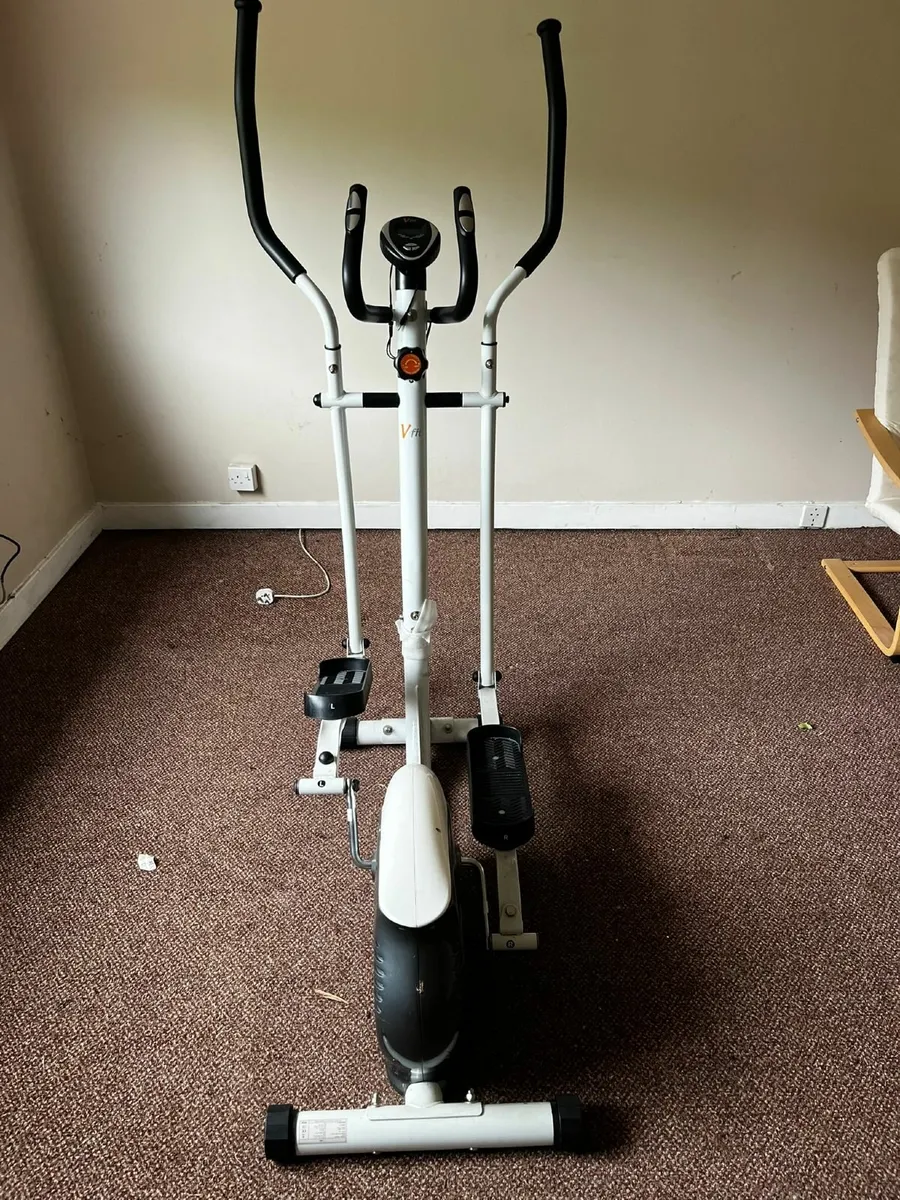 V Fit Elliptical Cross Trainer - Image 1