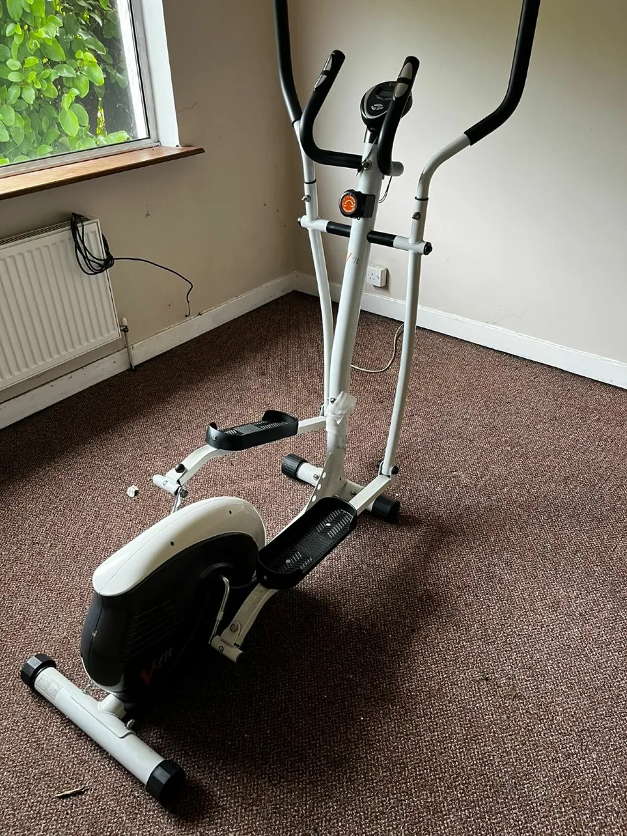 V Fit Elliptical Cross Trainer - Image 2